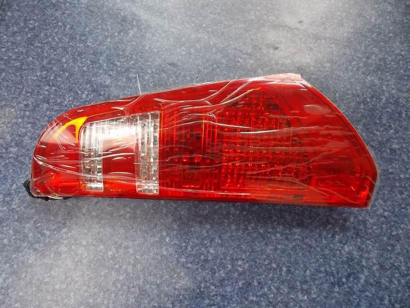 Combined rear taillight-left; no decorative panel included-2