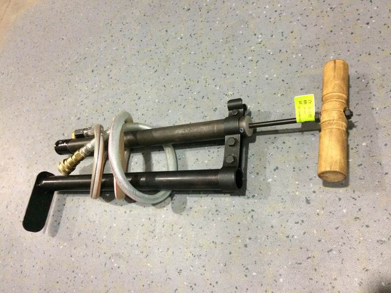 Centralized lubrication refueling gun (Out)