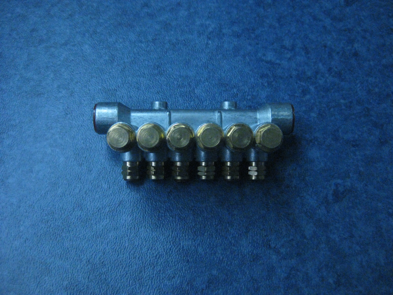 D Adjustment arm distributor (four 0.2; two 0.1) assembly-1