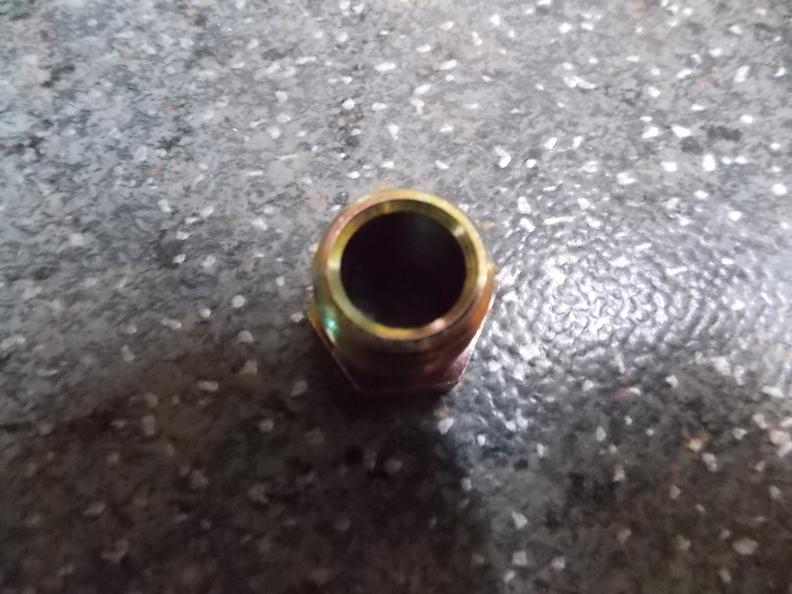 Соединение масляной трубы-1