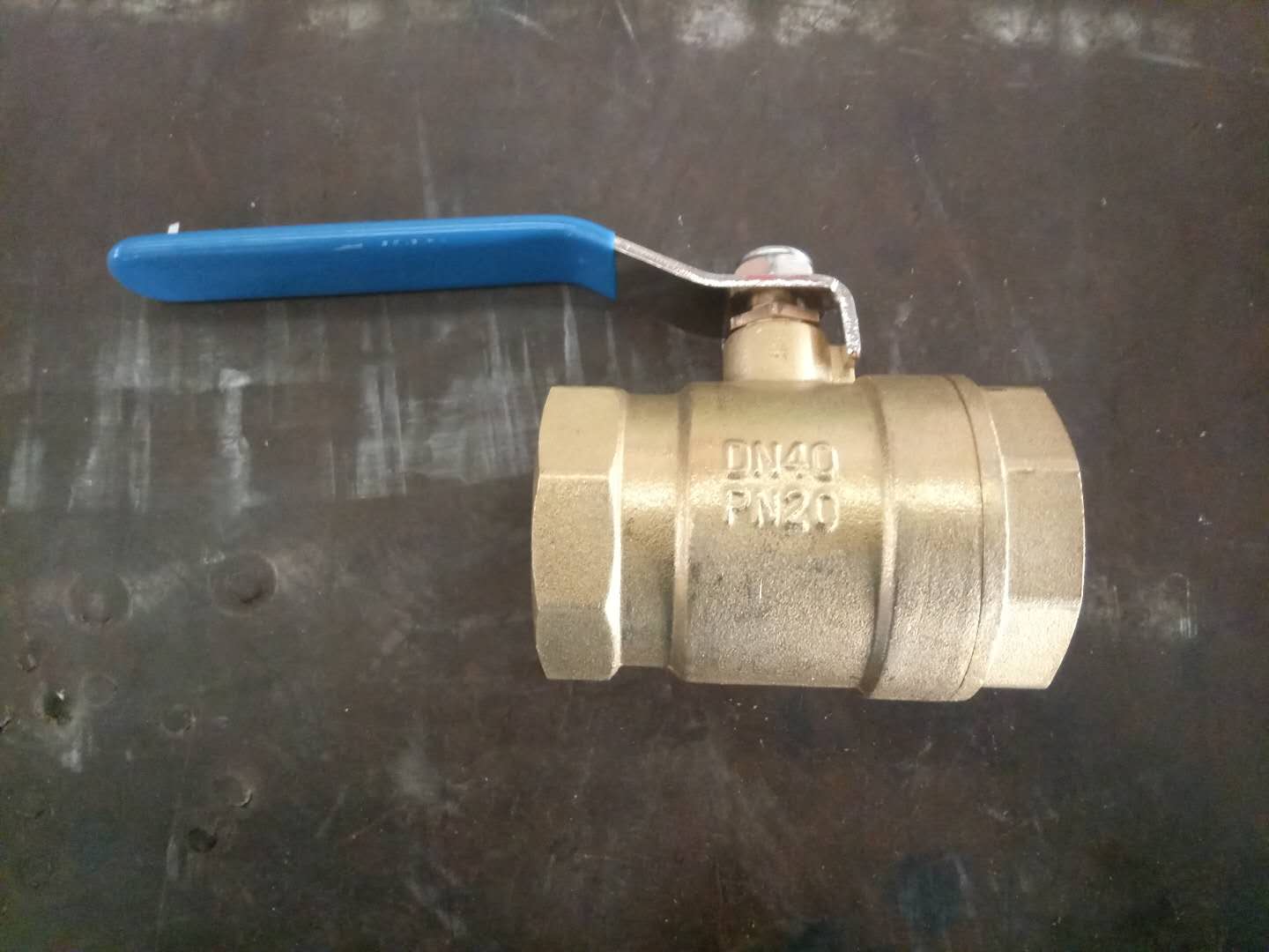 Brass ball valve DN40-216