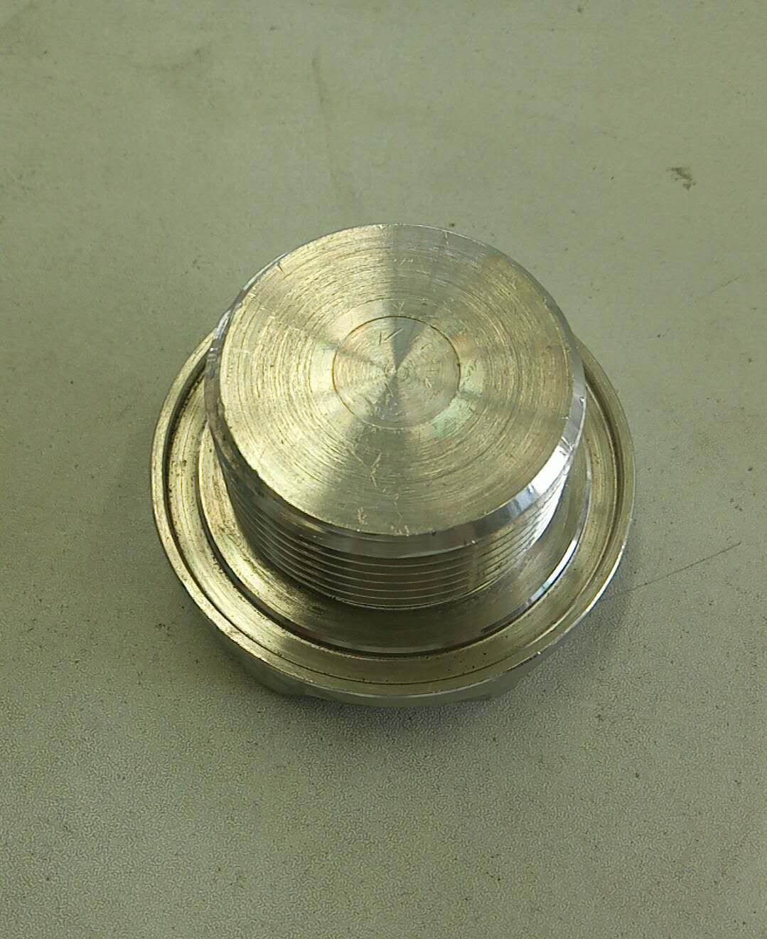 Screw plug-1