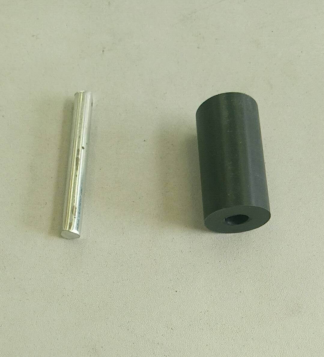 Направляющее колесо и ось направляющего колеса в сборе; длина колеса 37 ; вал φ6* 50 ; продольный-1