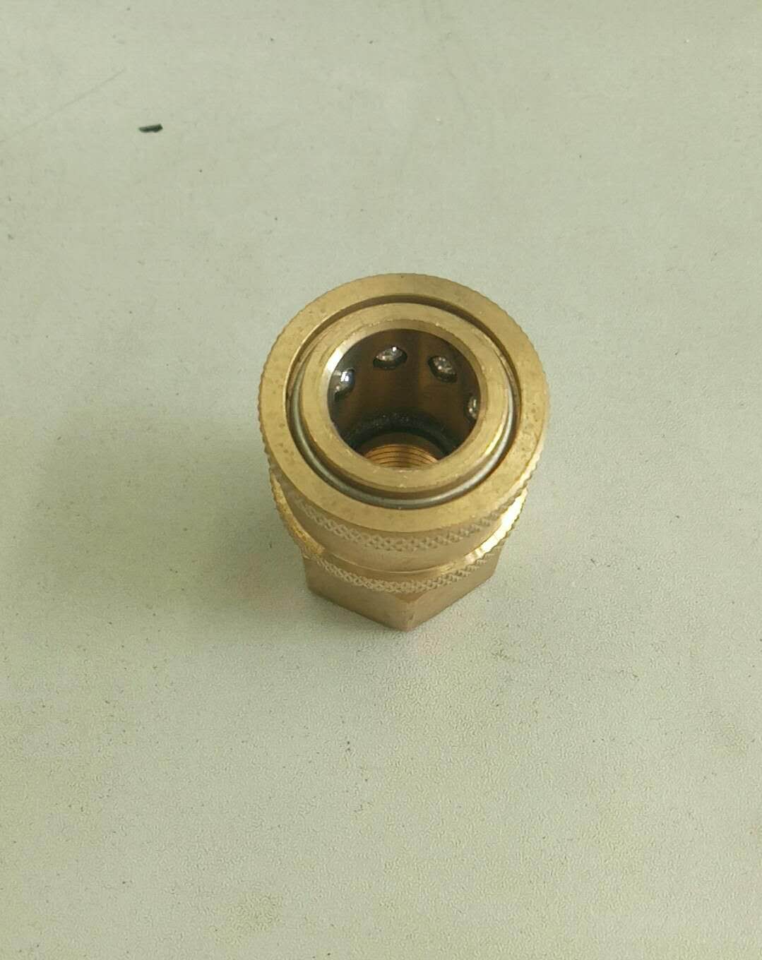 Quick female connector; TB-3SF; for National V road maintenance vehicles-1