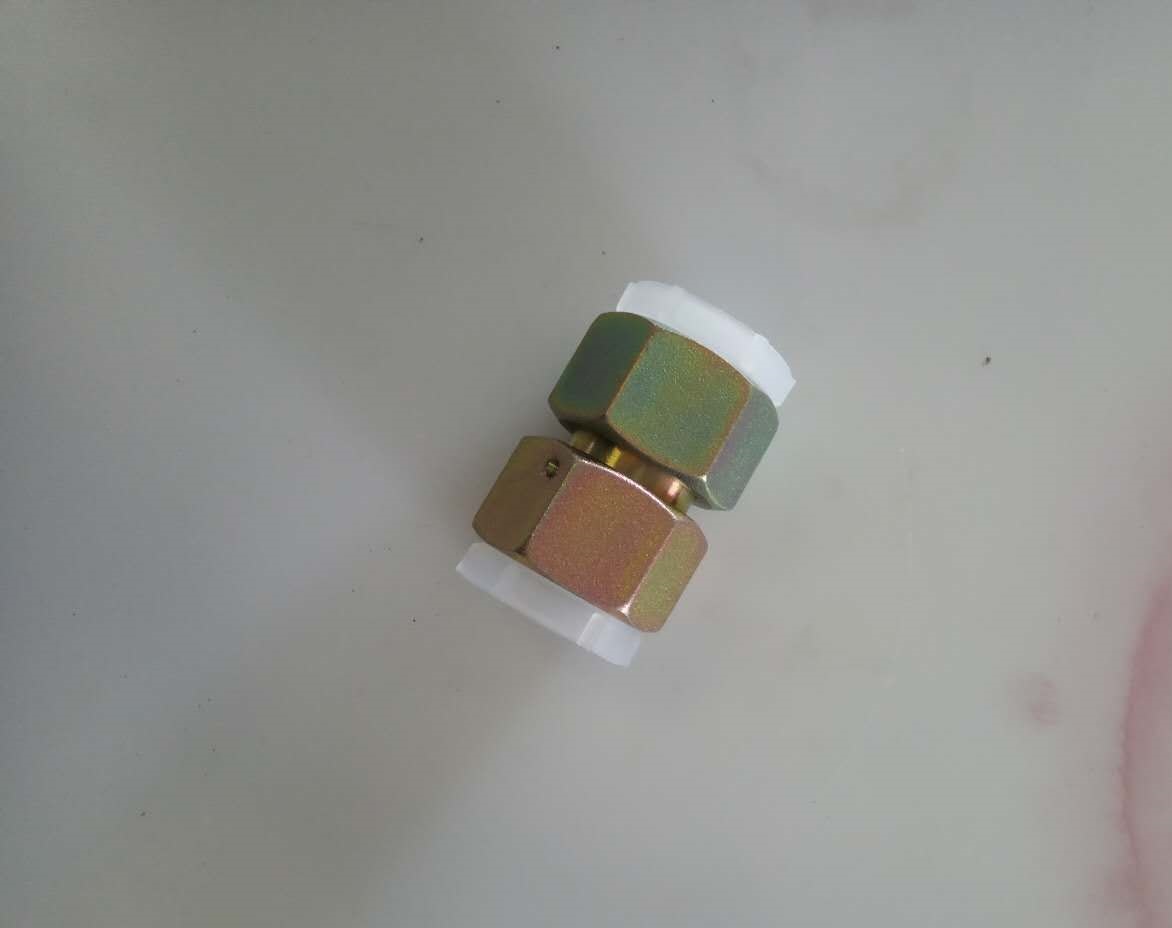 Direct-through combination connector 3C-30