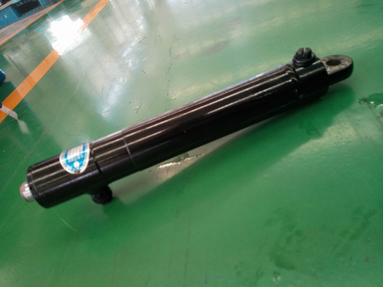 Front sweeping cylinder
