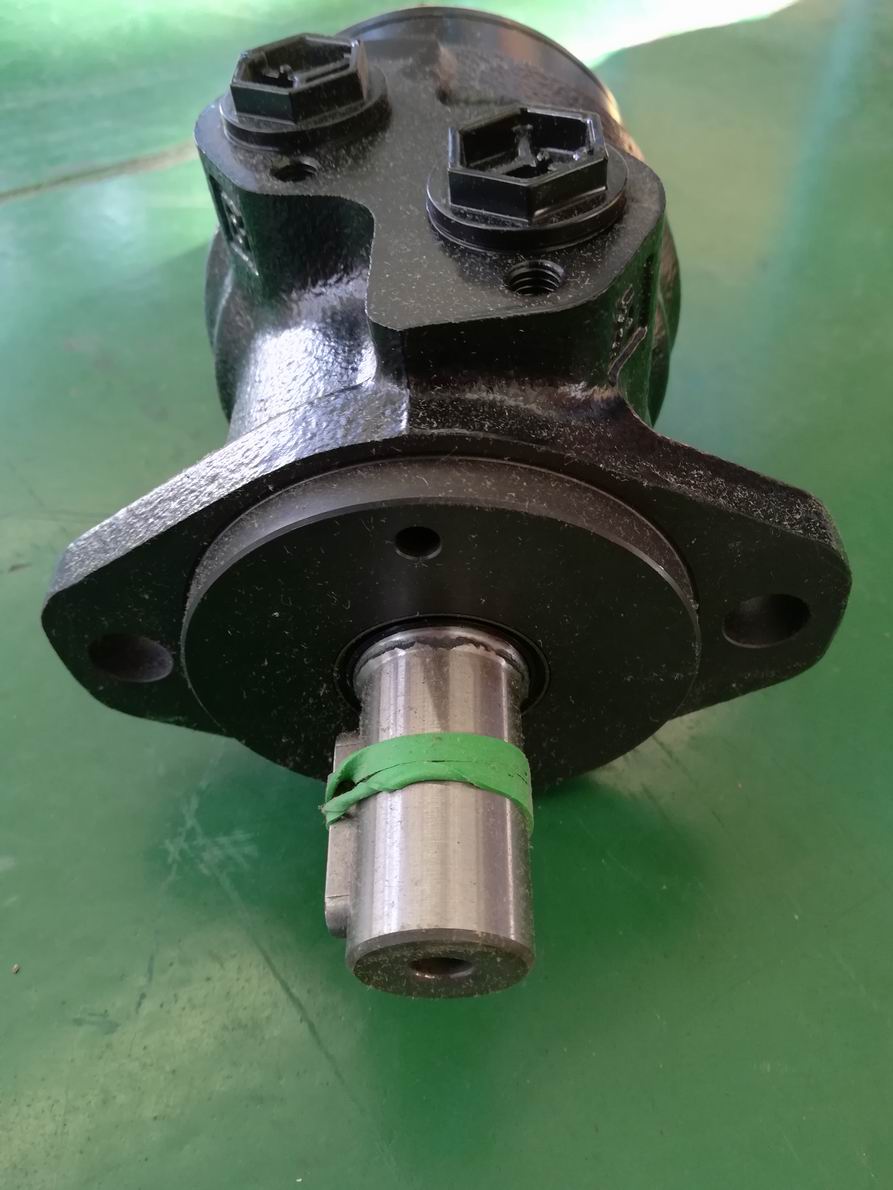 Двигатель подметальной машины OMR 100-3