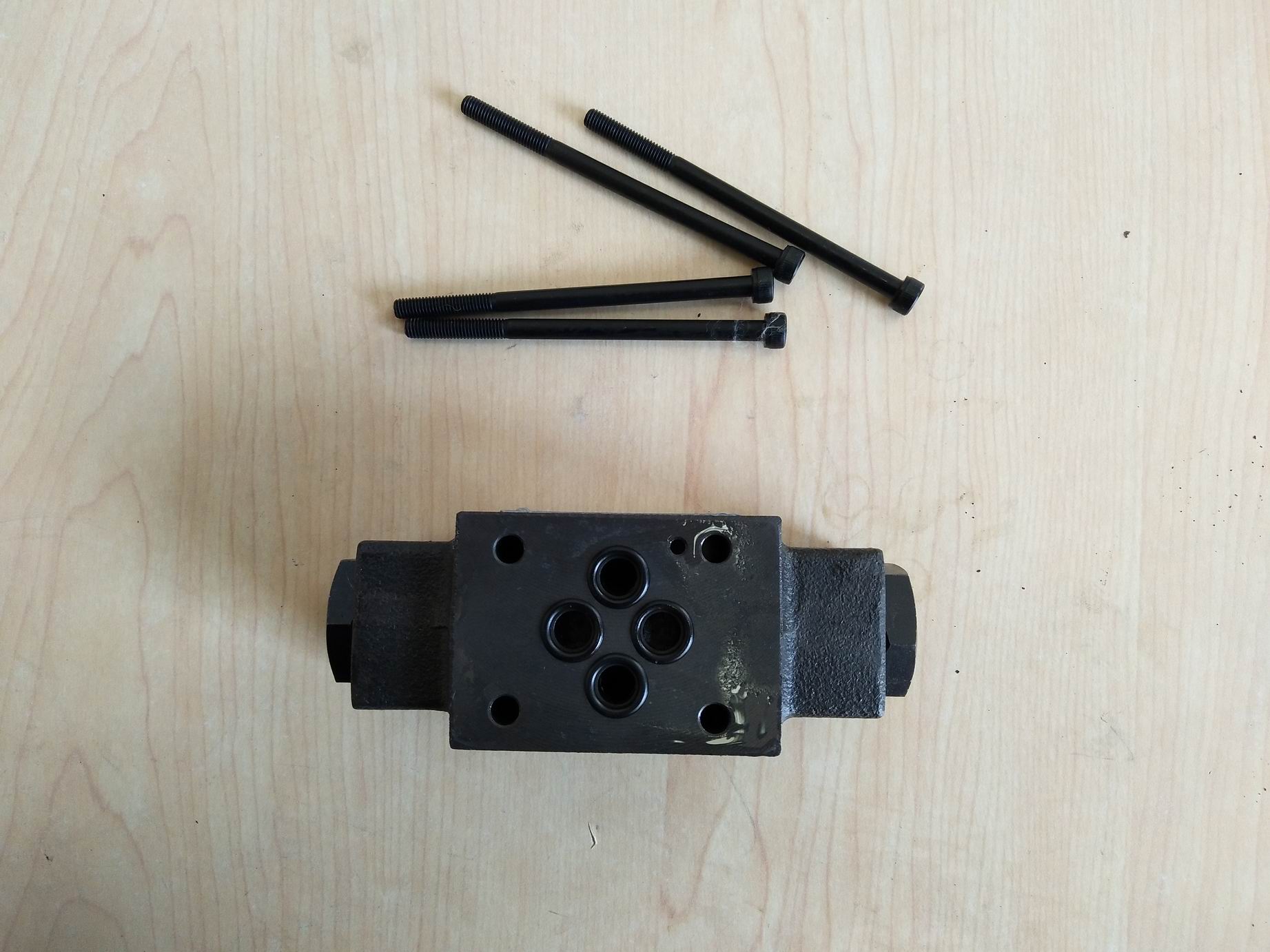 Hydraulic control check valve MPC-02-W-2-10