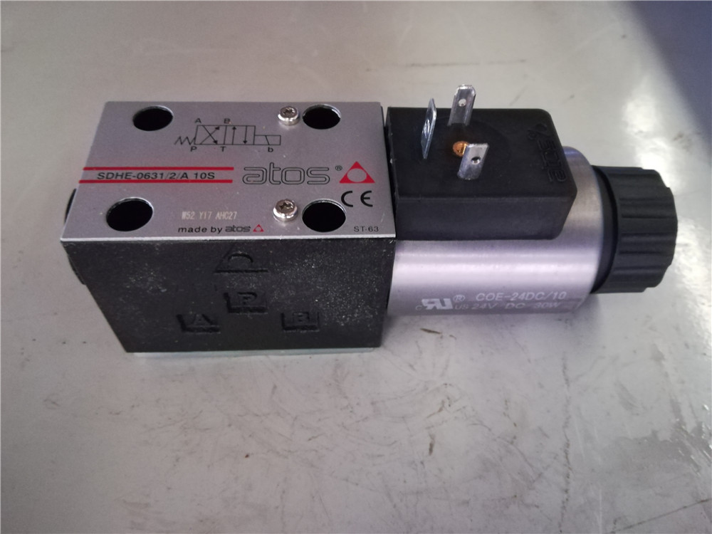 Solenoid reversing valve; SDHE-0631/2/A-X24DC