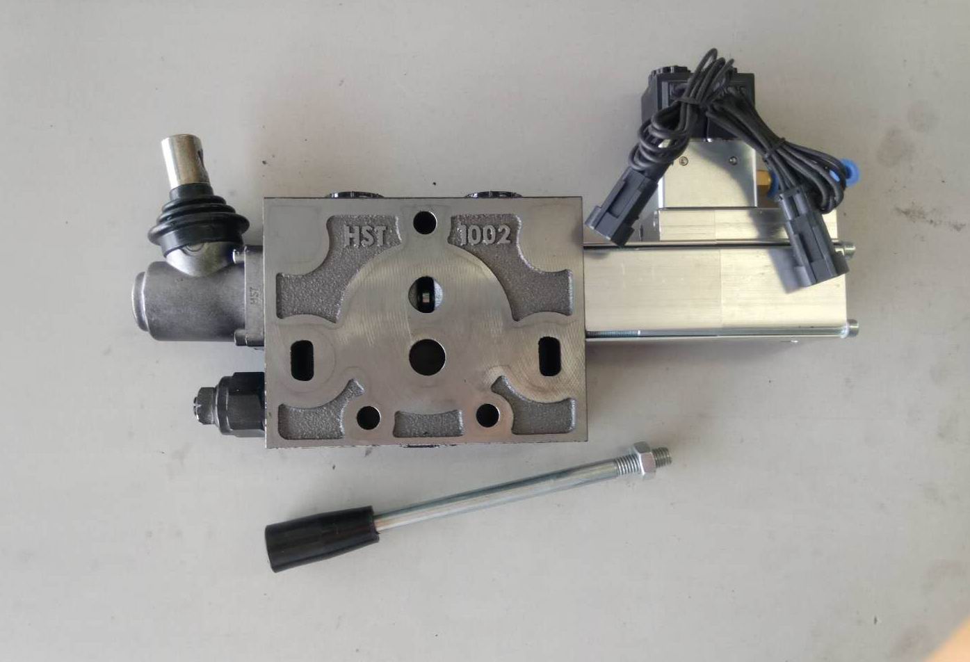 Промежуточная рабочая деталь; для толкания и сгребания цилиндра-2