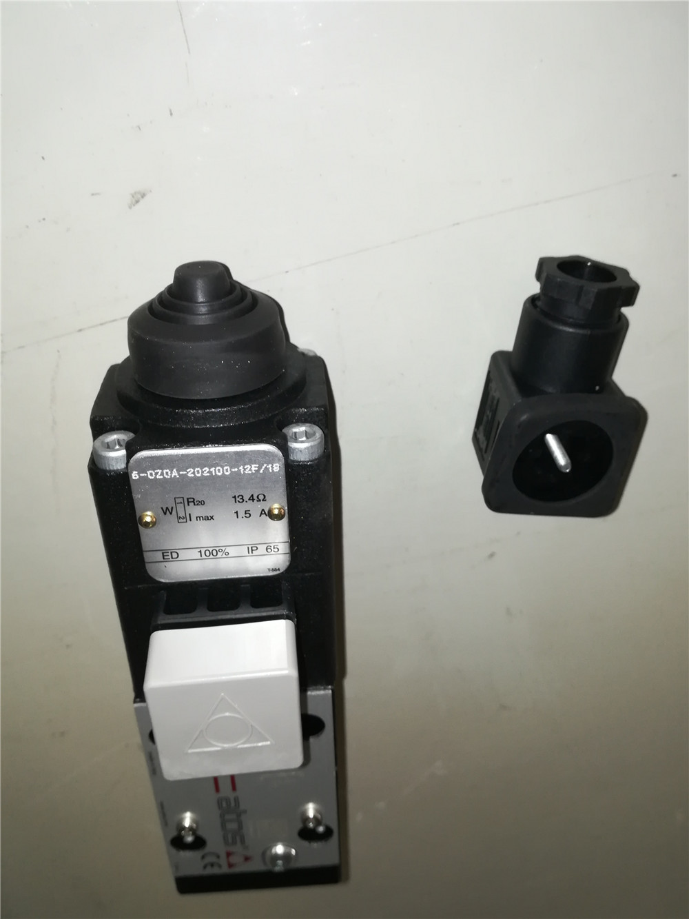 Proportional flow valve;QVHZO-A-06/36/18-1