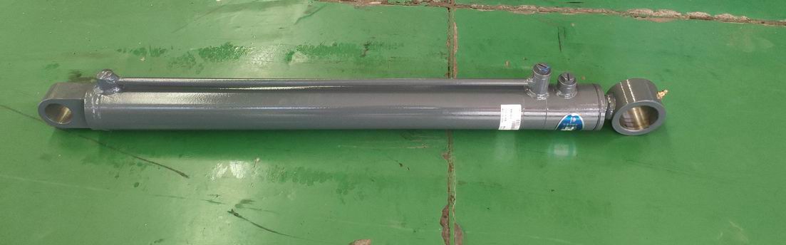 油缸（滑板右） φ63/φ35-655/902