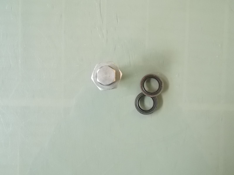 Oil return valve; 4HE1-1