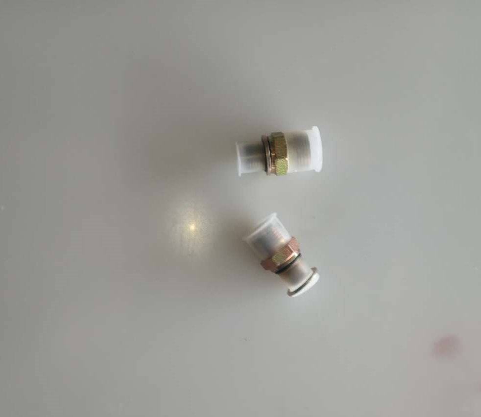 End through connector 1CG-18-04