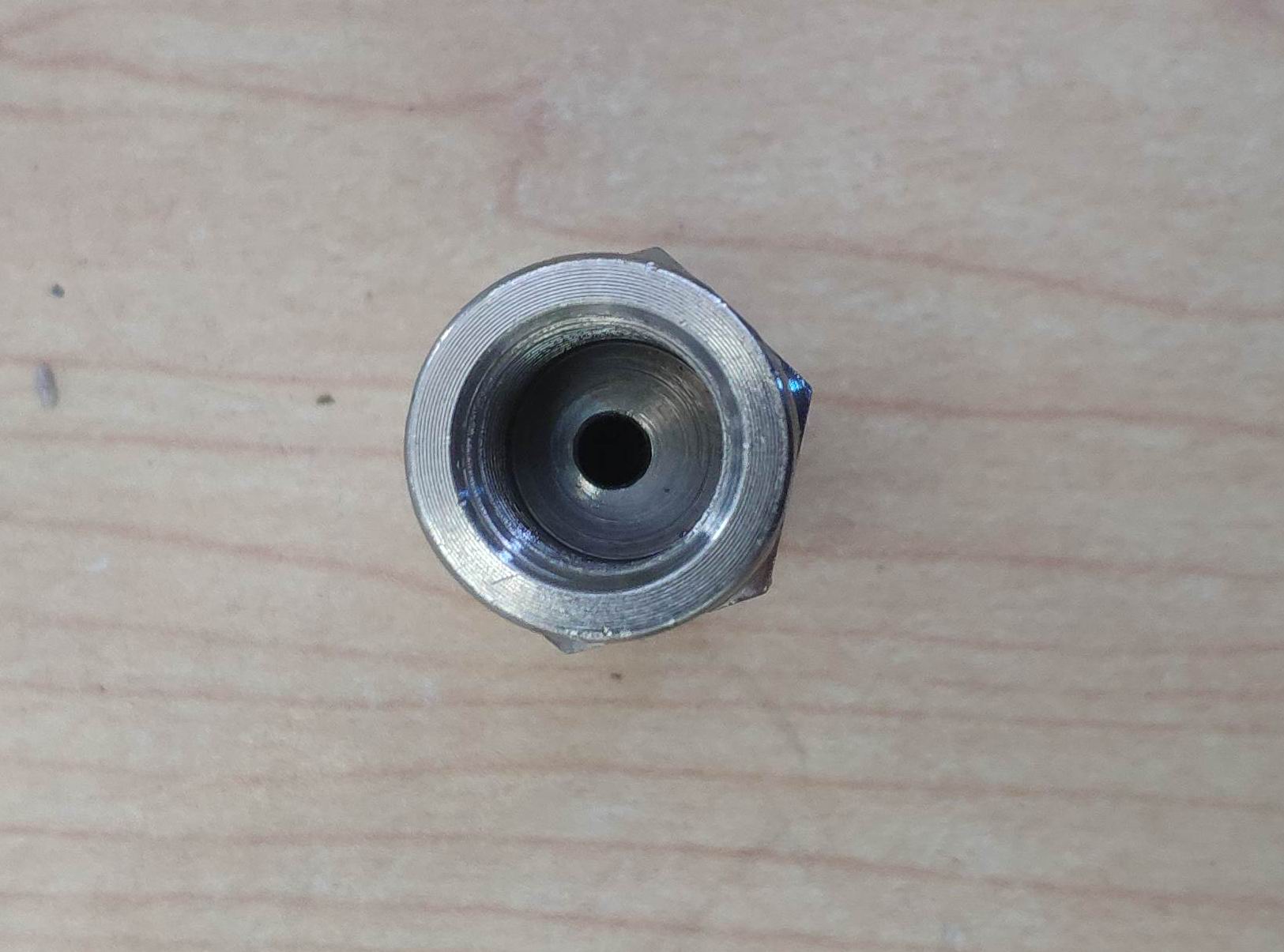 Pressure gauge connector 7BC-04-14GDK/S-1