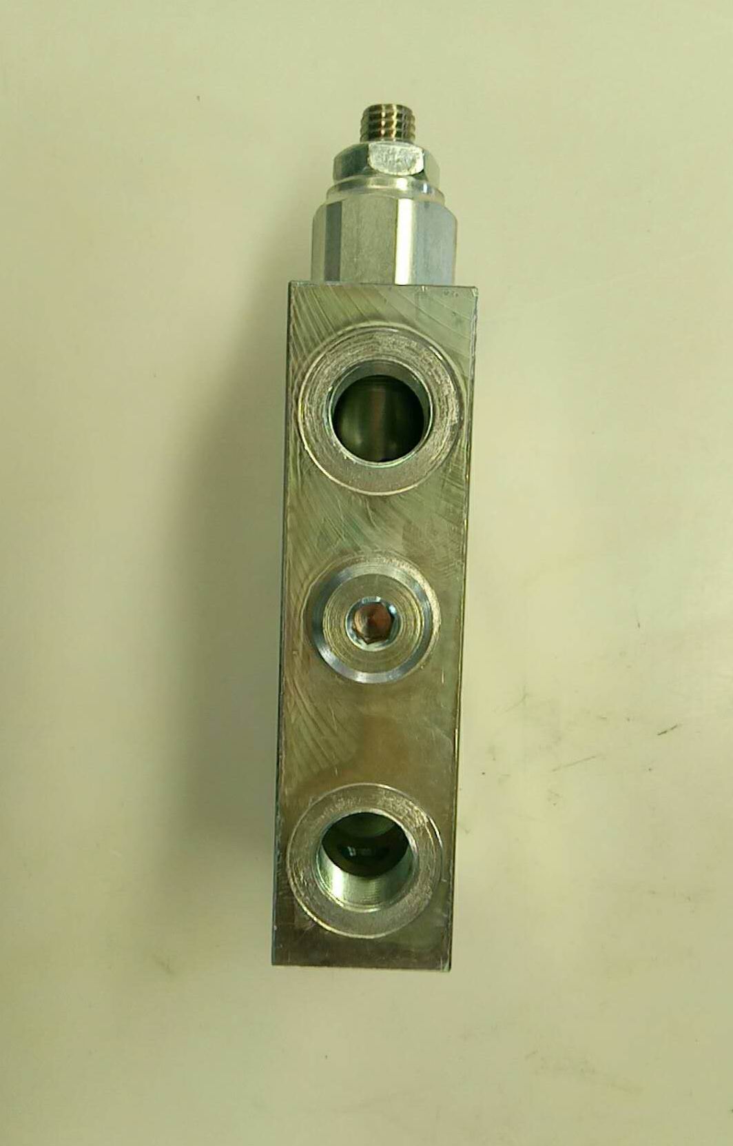 Cylinder plate type one-way balance valve-F-60-4-A-2