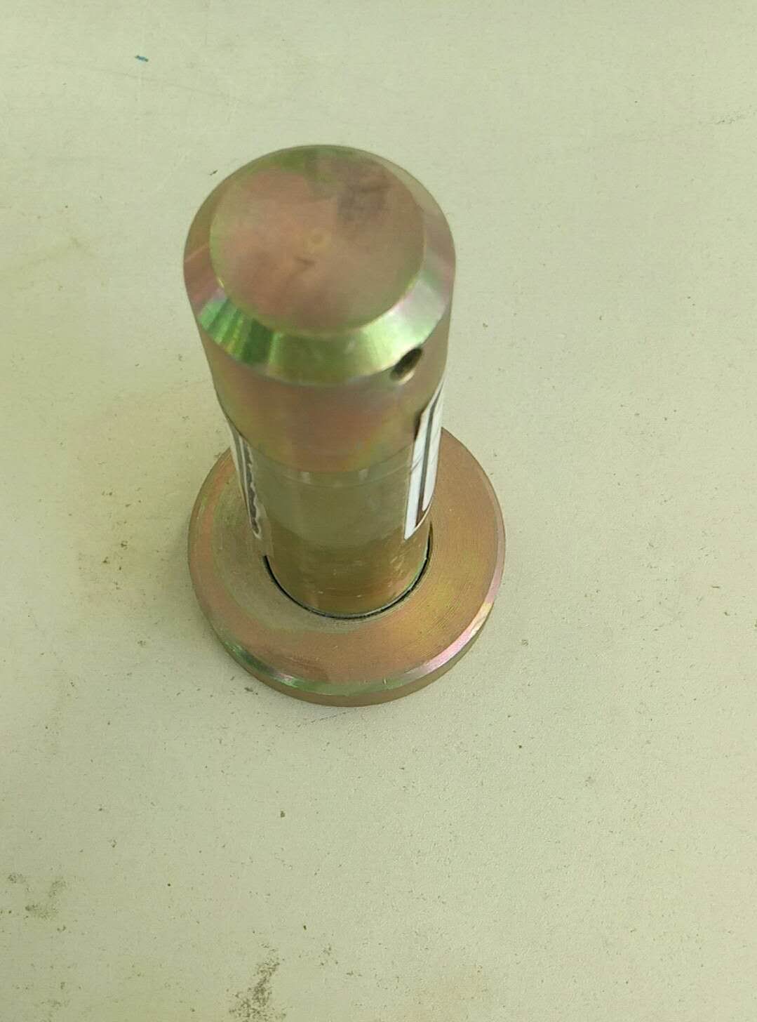 Pin welding on skateboard cylinder