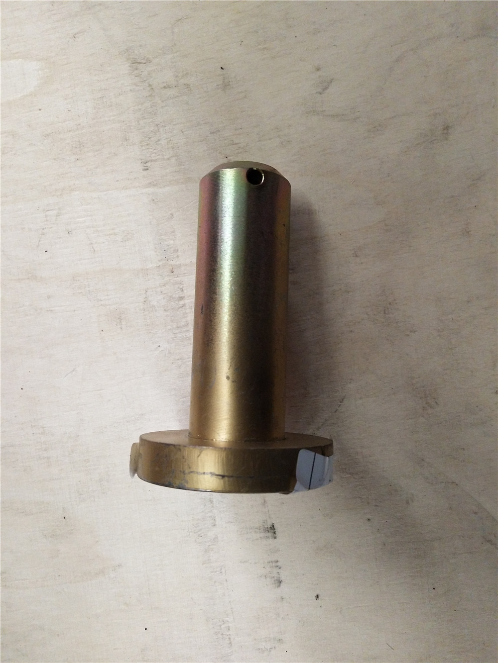 Pin welding on skateboard cylinder