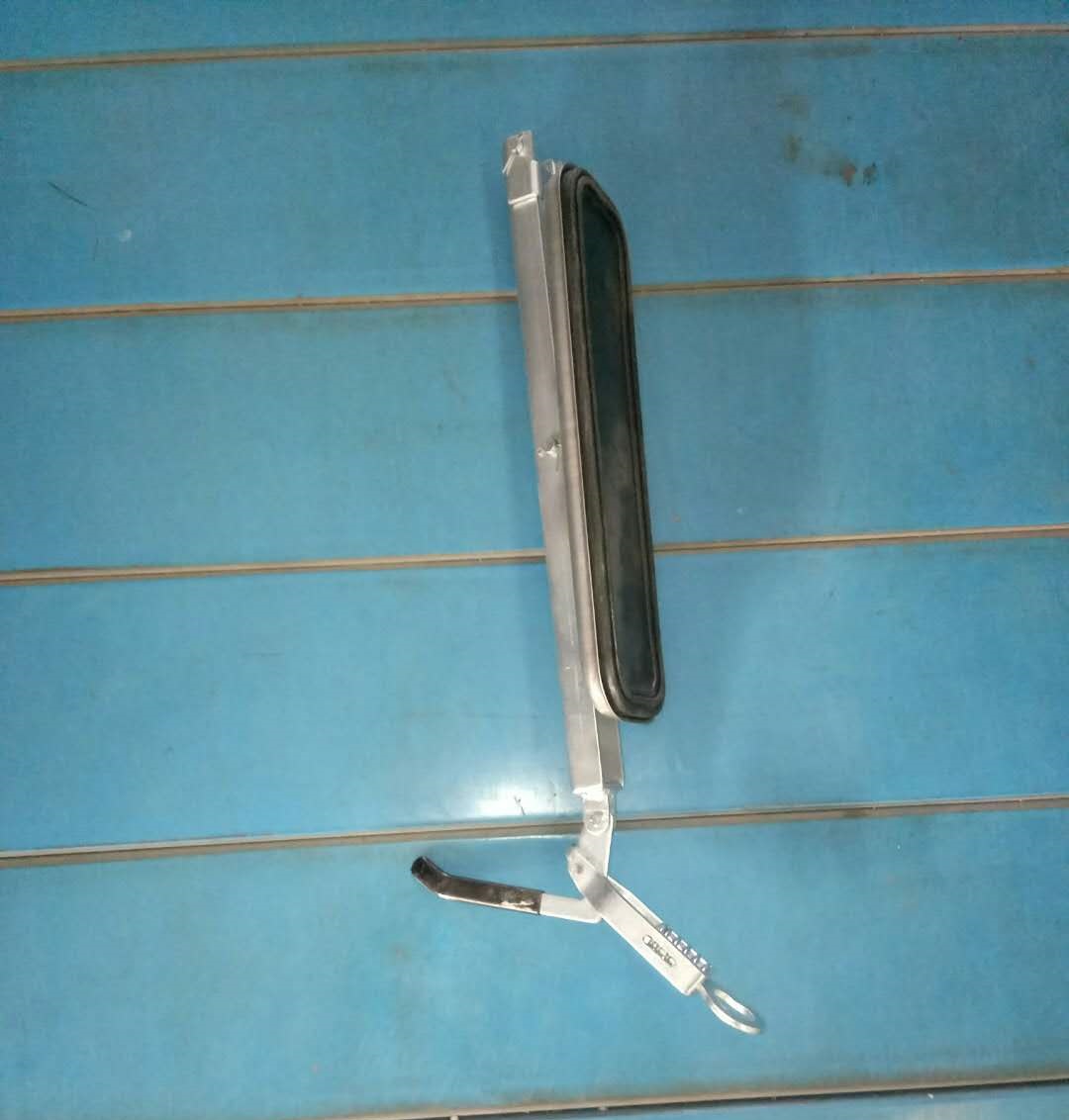 Sewage tank lid assembly