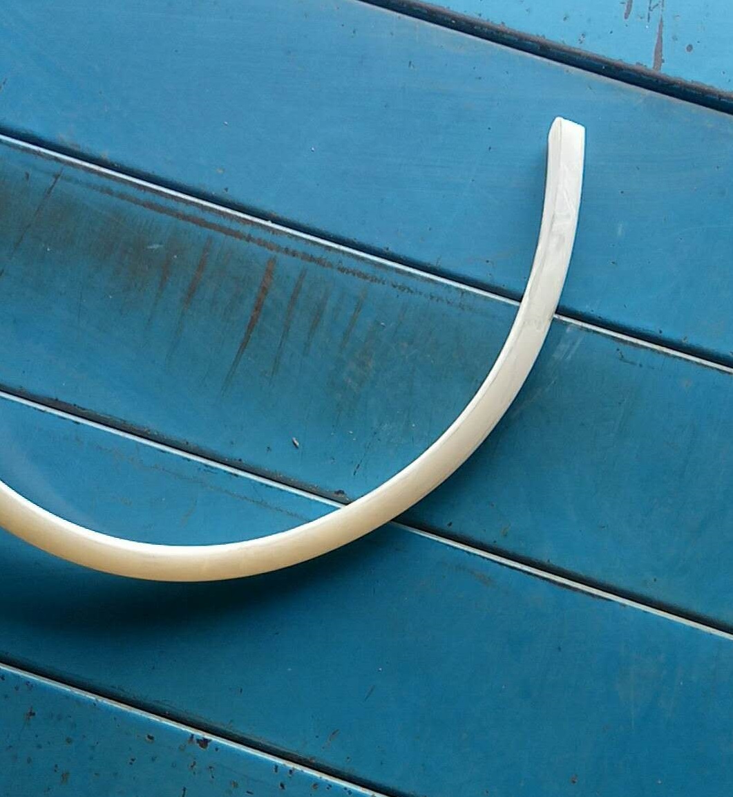 Triangular seal strip; 4.3m-1