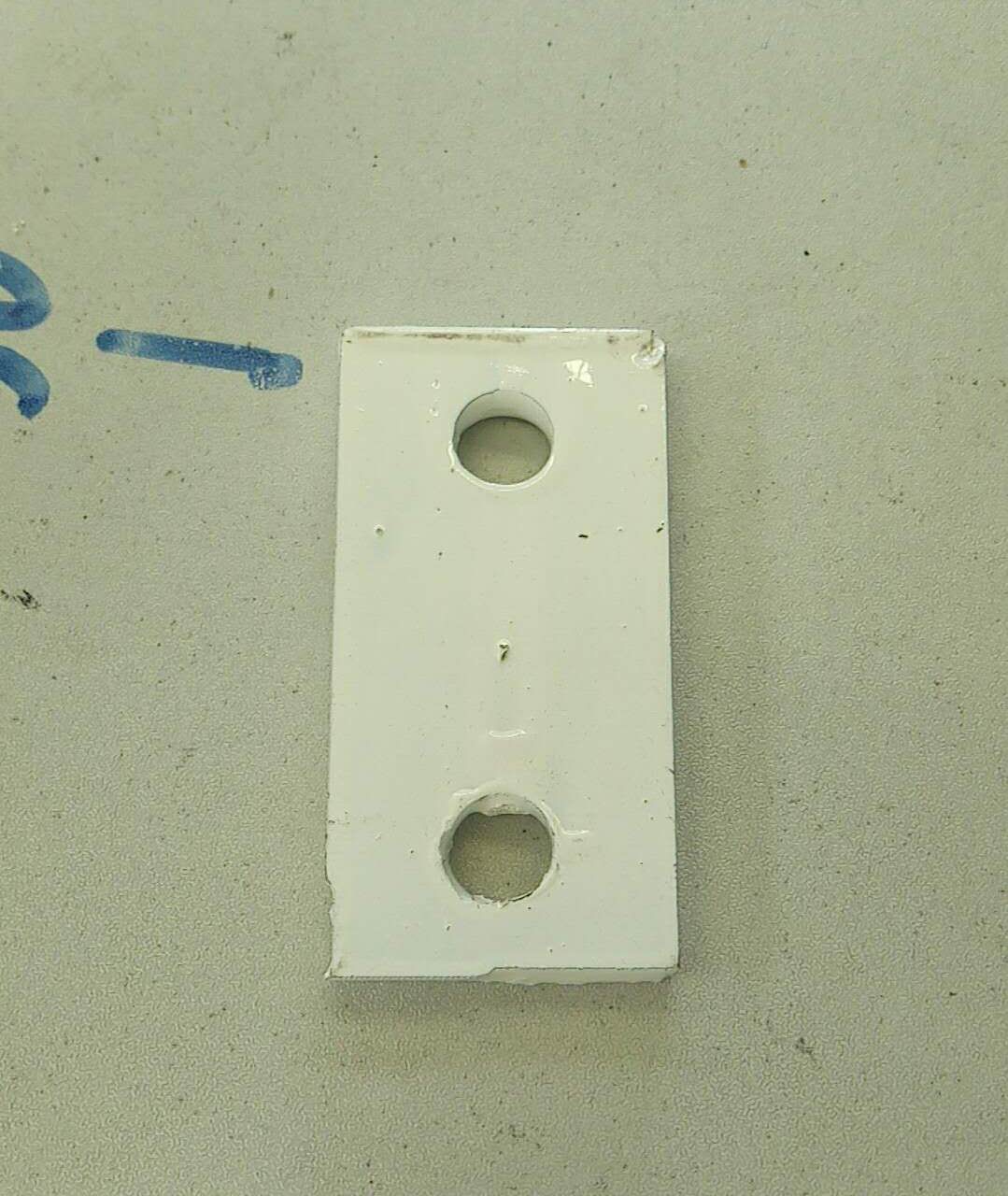 Зажимная пластина для штифтов