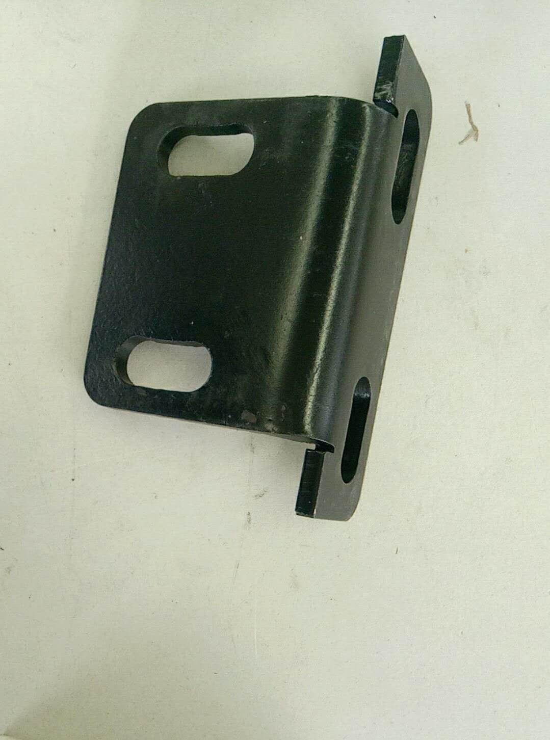 Средняя крепежная пластина