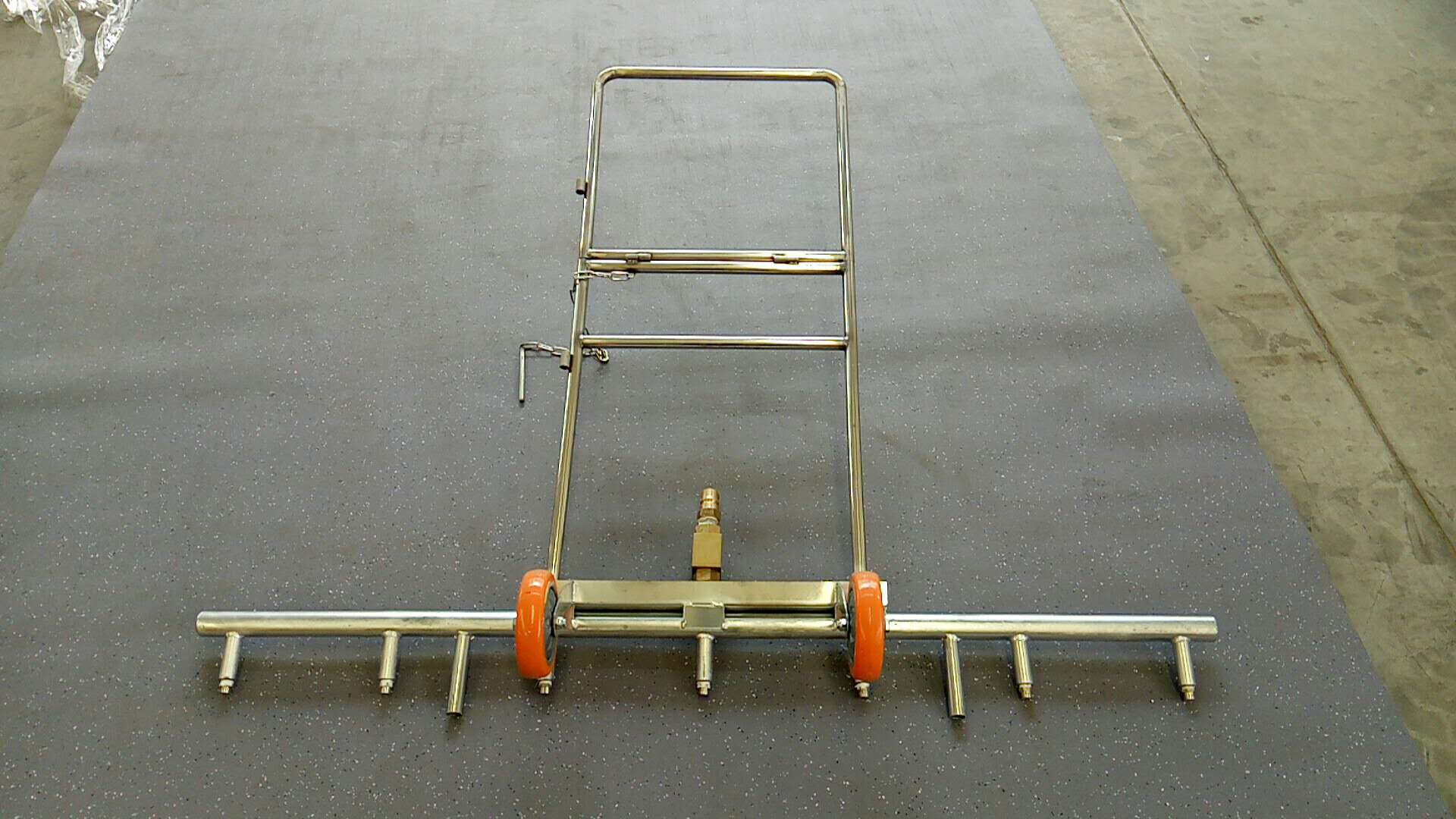 Hand push spray rack-1