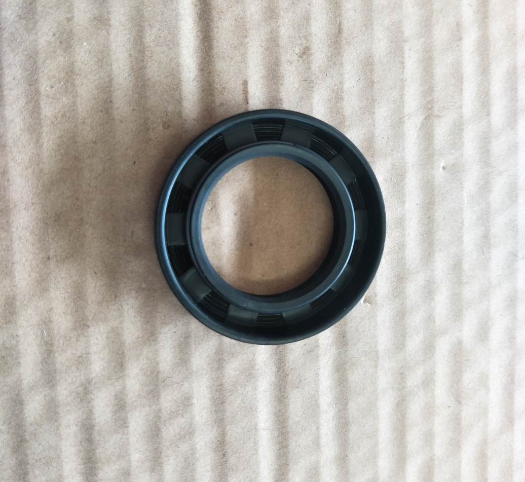 Crankshaft oil seal;000749