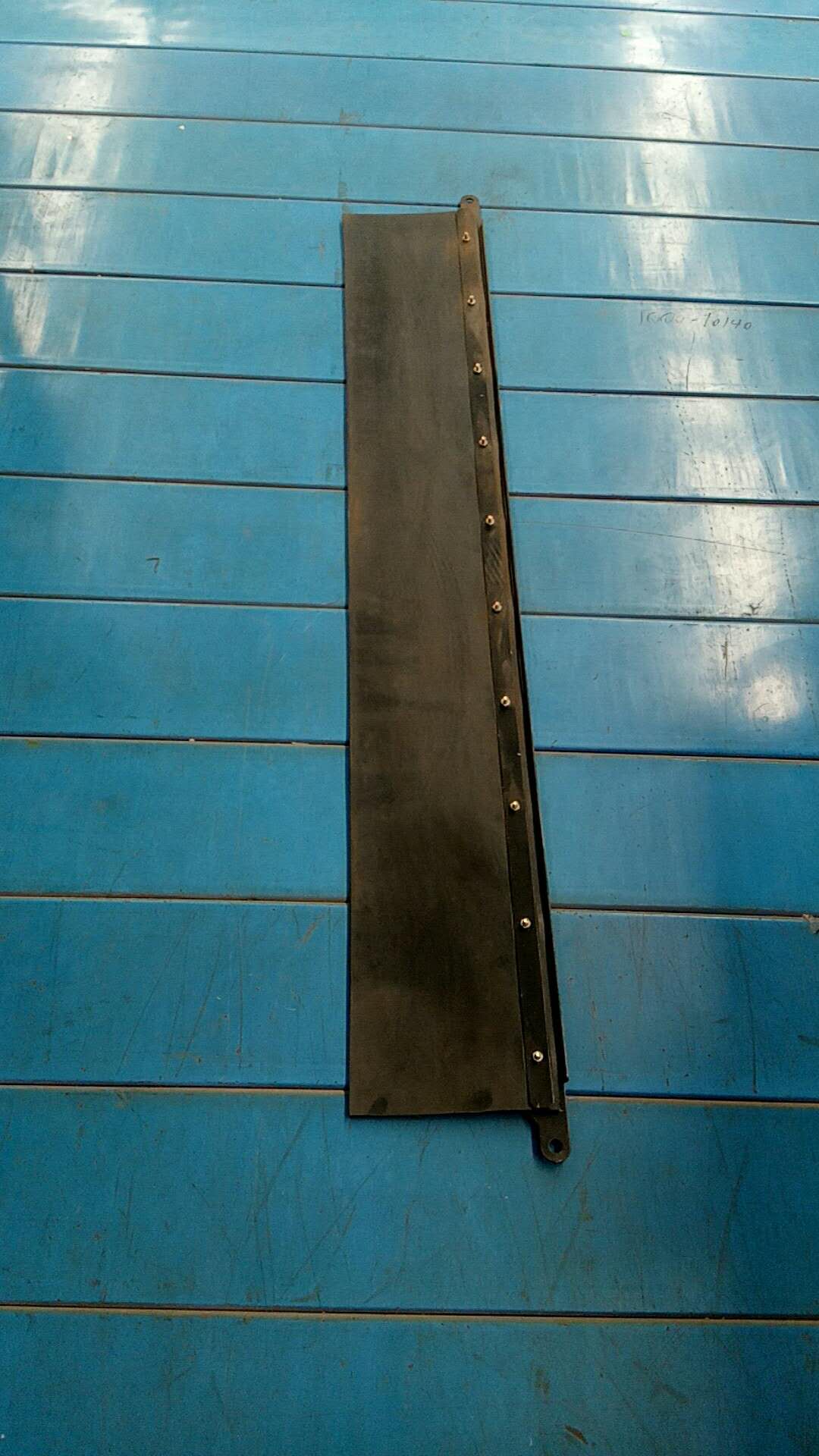 Curtain blocking device-1