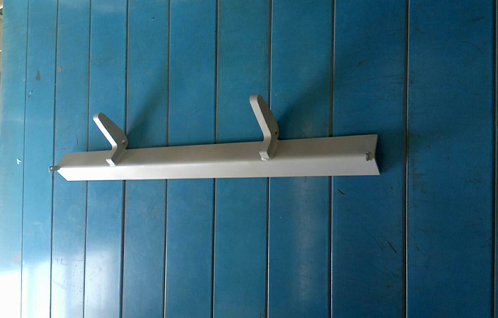 Seat plate support ear 1-1