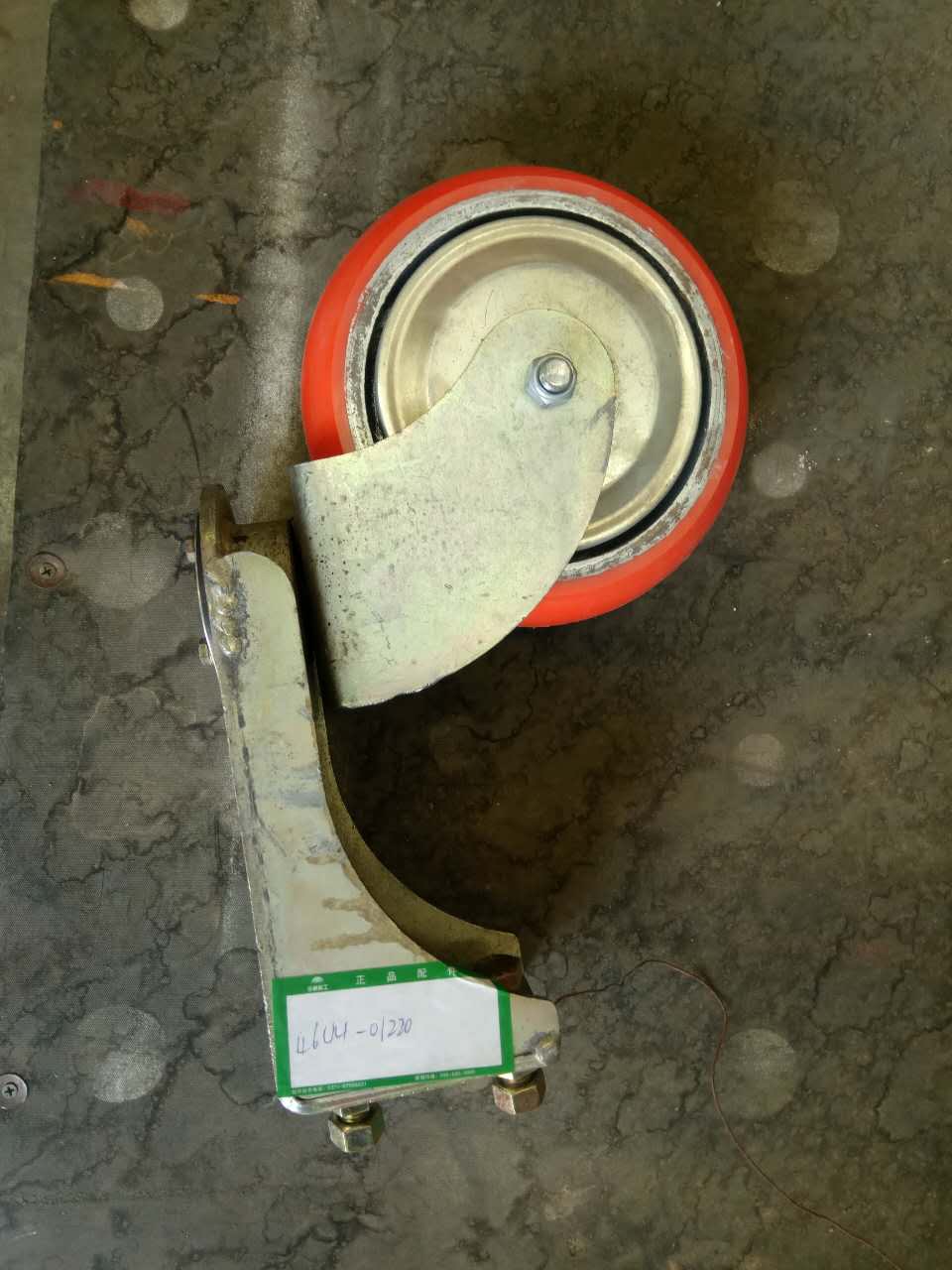 Вращающееся колесо на присоске в сборе