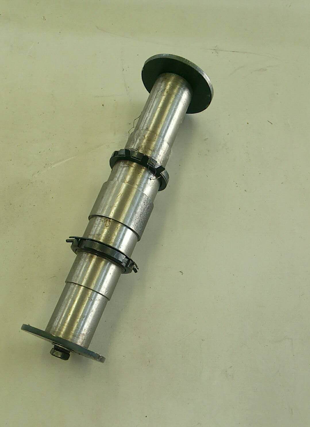 Fan spindle; for 4645-00137