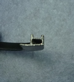 Flow tank at the front windshield on the left (ZK6122H)-1