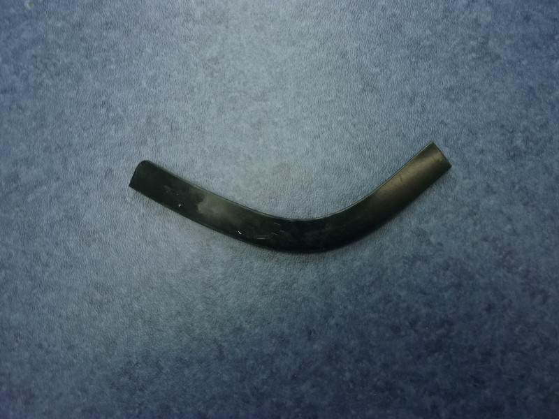 Flow tank at the front windshield on the left (ZK6122H)