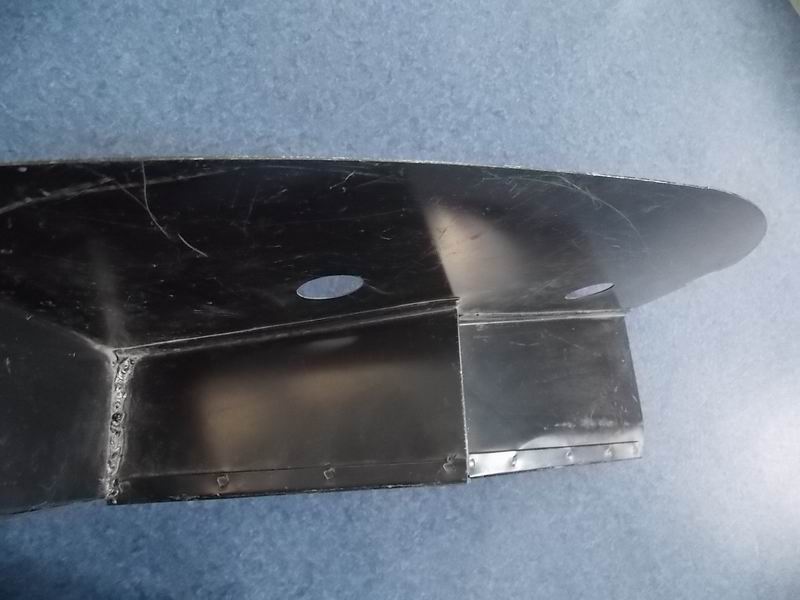 Left headlight seal-2