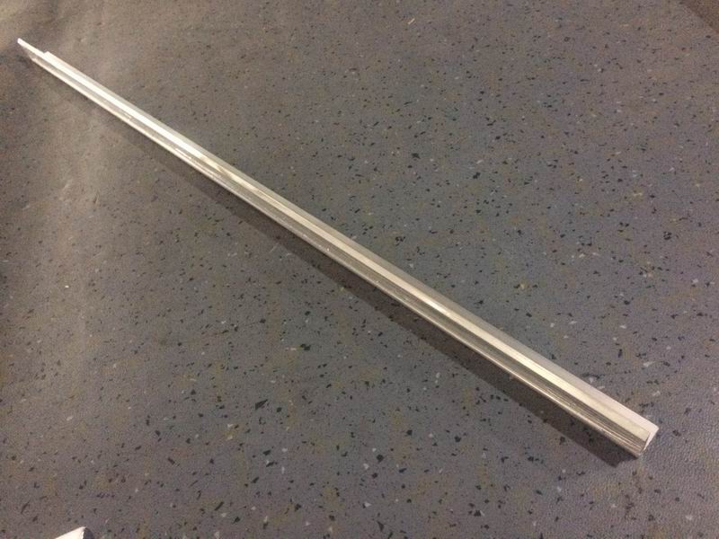 Floor pressing, 6000mm, 0.323kg/m, 9102-D8602-2