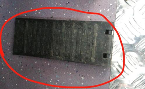 Driver's left foot pedal (90)