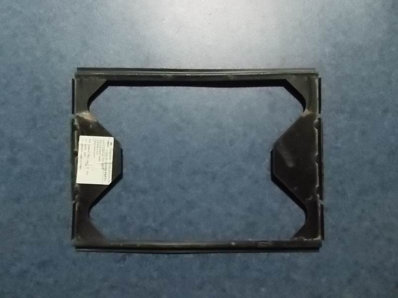 Fuel tank maintenance port frame