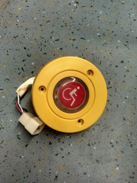 电动活动踏步用车外控制按钮