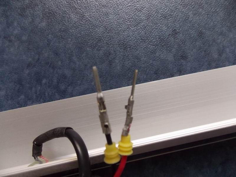 Middle door first-level step pressing strip, total length 1260mm-3