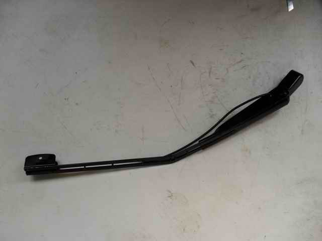 D wiper arm (right)