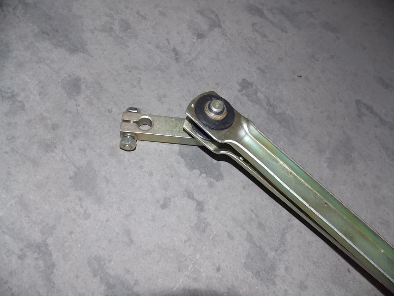 A74 wiper connecting rod-1