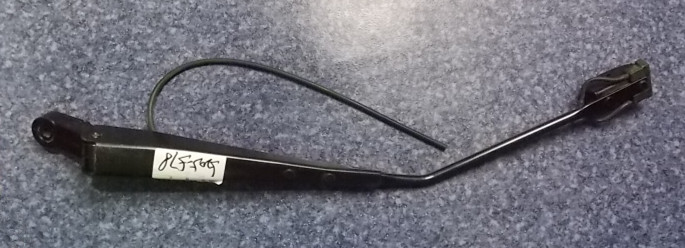 Wiper arm (with protective cover)-left