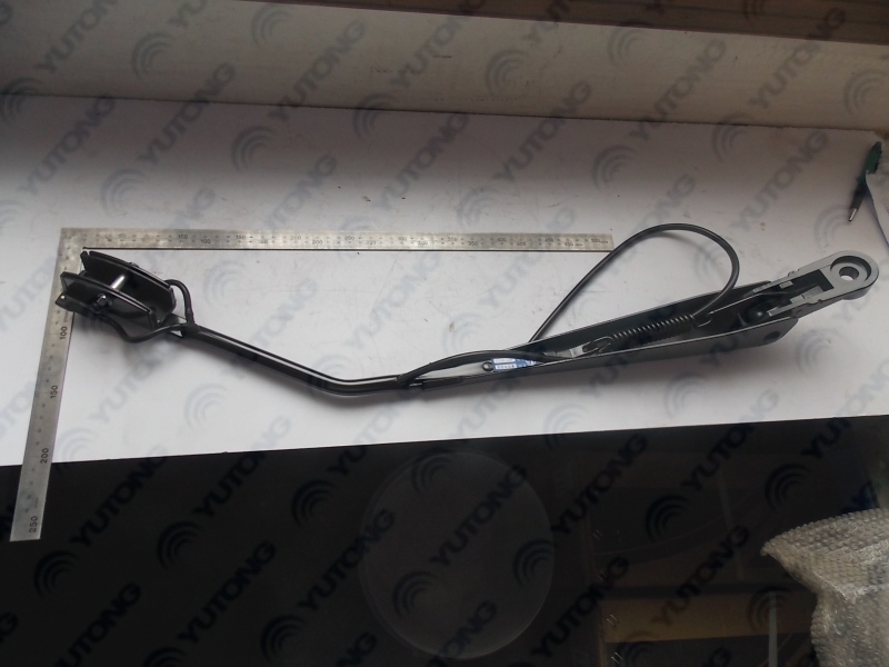 Single round tube wiper arm-right with bowl-shaped lid; consume inventory