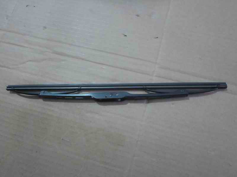 Auxiliary wiper blades