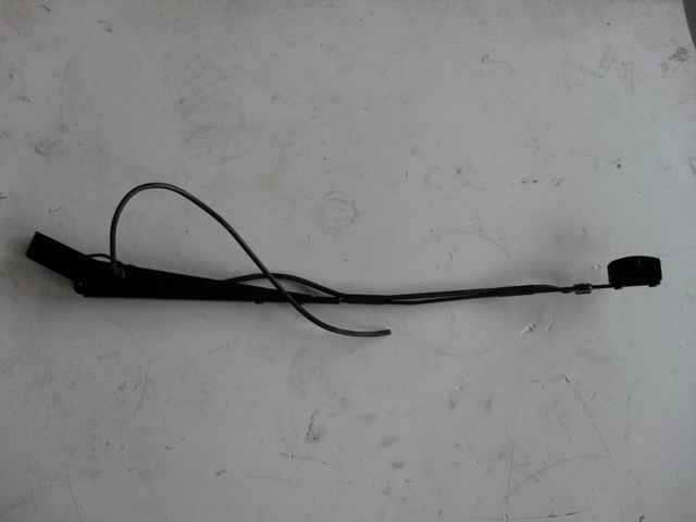 Wiper arm-right