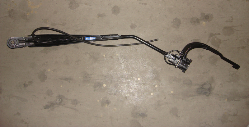 Single round tube wiper arm-left with bowl-shaped lid