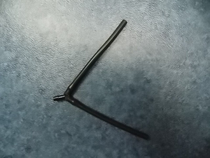 Water spray hose tee