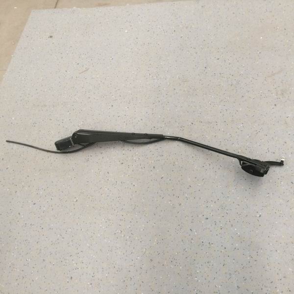 Wiper arm-right