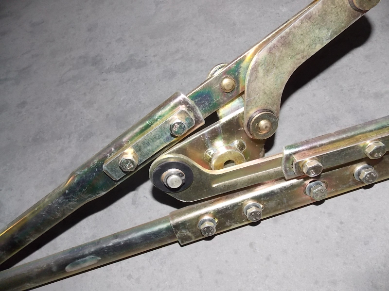 Шатун стеклоочистителя; удалил так же, как и 5205-02057-2